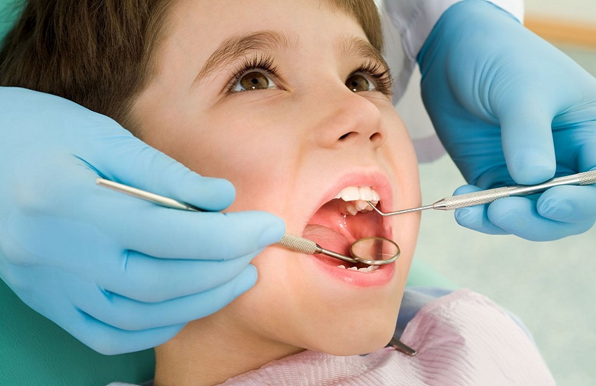 Bambini e denti storti: a che età intervenire?